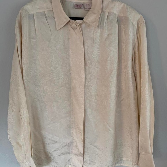 Tops - Vintage Signature Silks 100% Silk Jacquard Button Up Blouse Medium